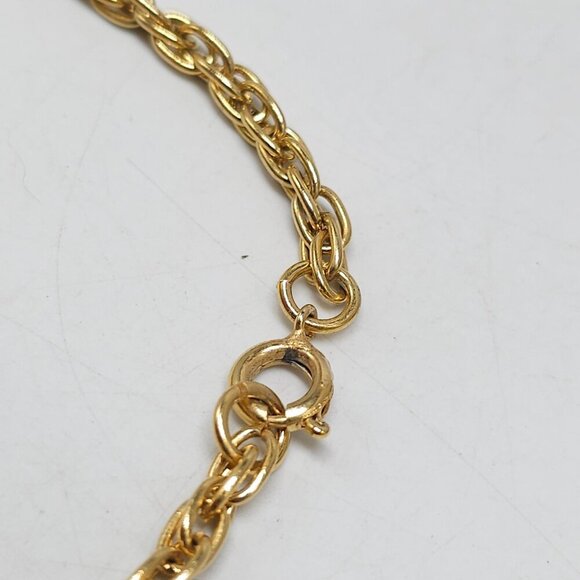 Vintage Gold Toned Resin Praying Hands Locket Pendant Necklace With Chain - Picture 4 of 7